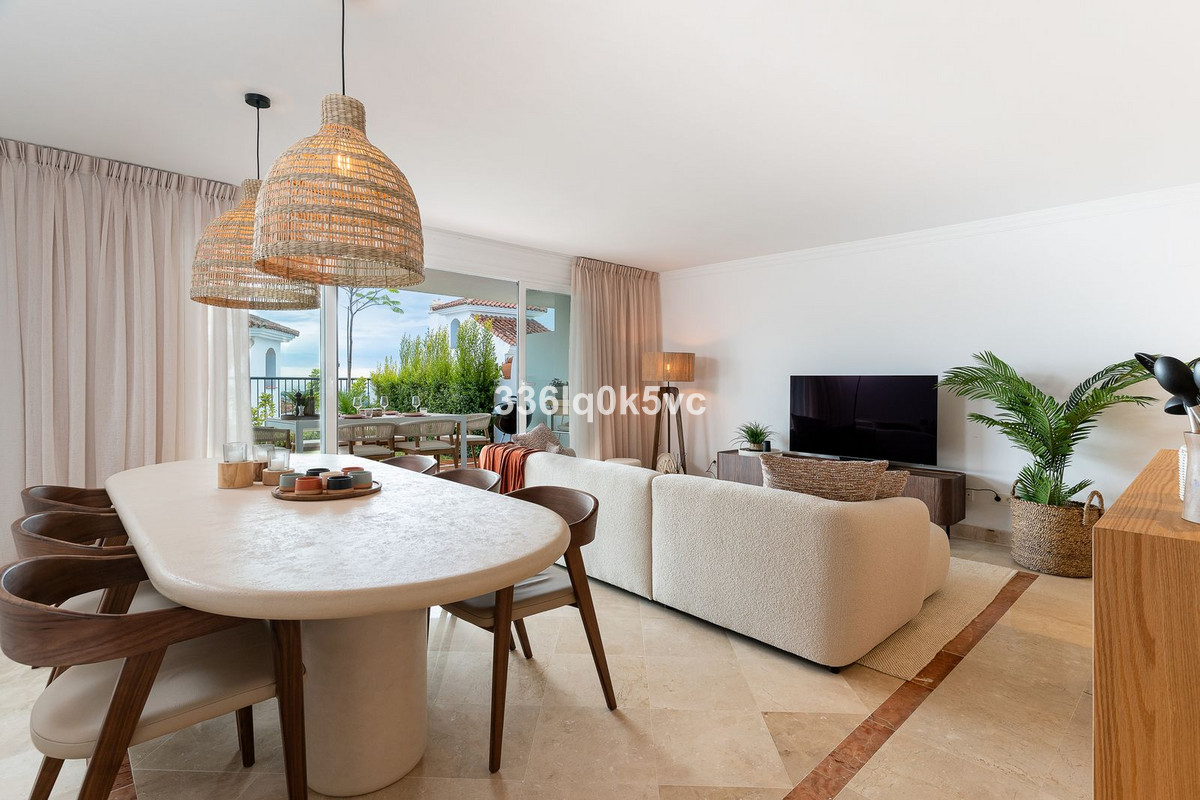 3 Bedroom Apartment for Sale in Benahavís — view 10