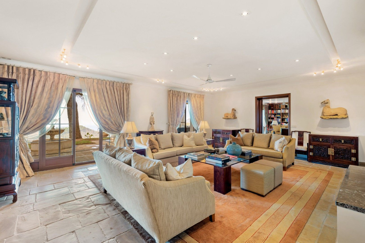 9 Bedroom Villa for Sale in Ojén — view 12