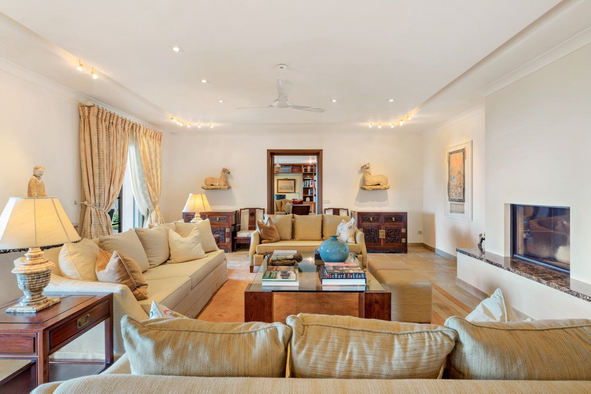 9 Bedroom Villa for Sale in Ojén — view 13