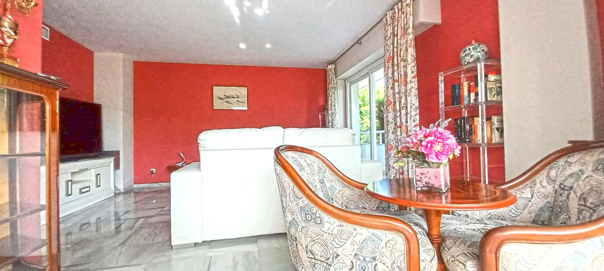2 Bedroom Apartment for Sale in Marbella — view 10