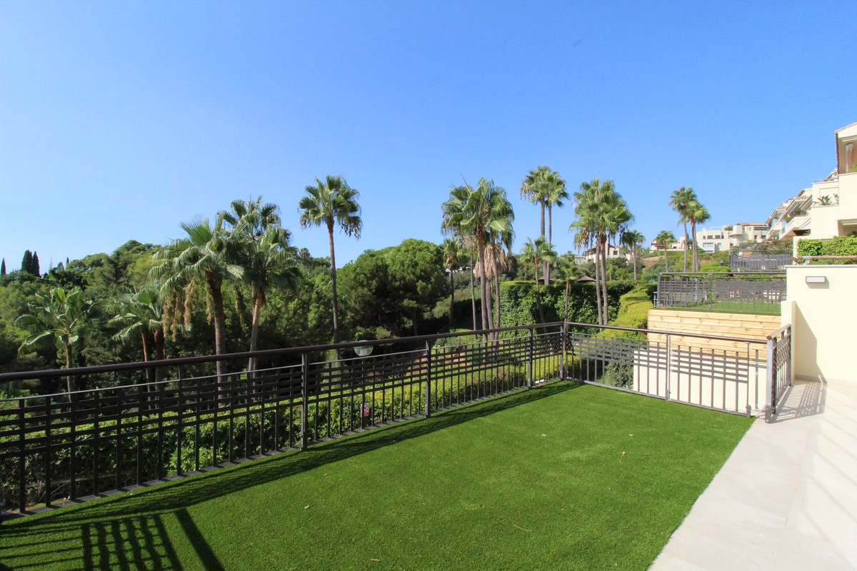 3 Bedroom Apartment for Sale in Sierra Blanca — view 20