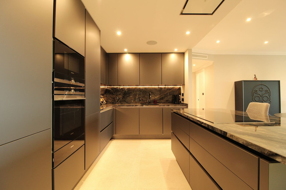 3 Bedroom Apartment for Sale in Sierra Blanca — 9