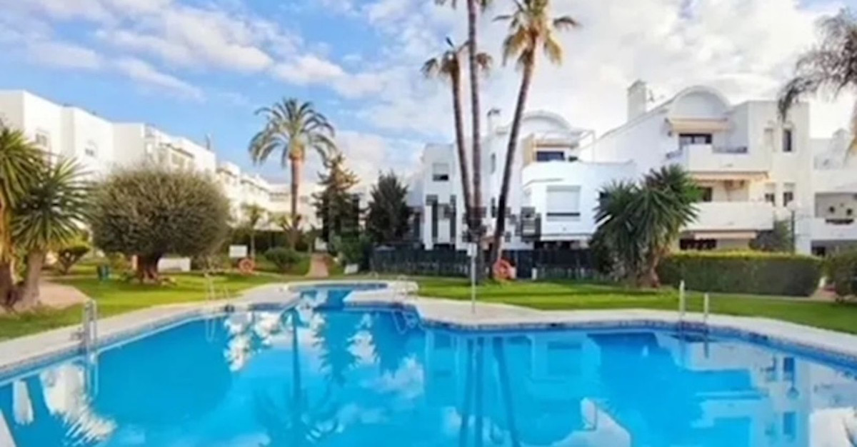 2 Bedroom Apartment for Sale in Estepona