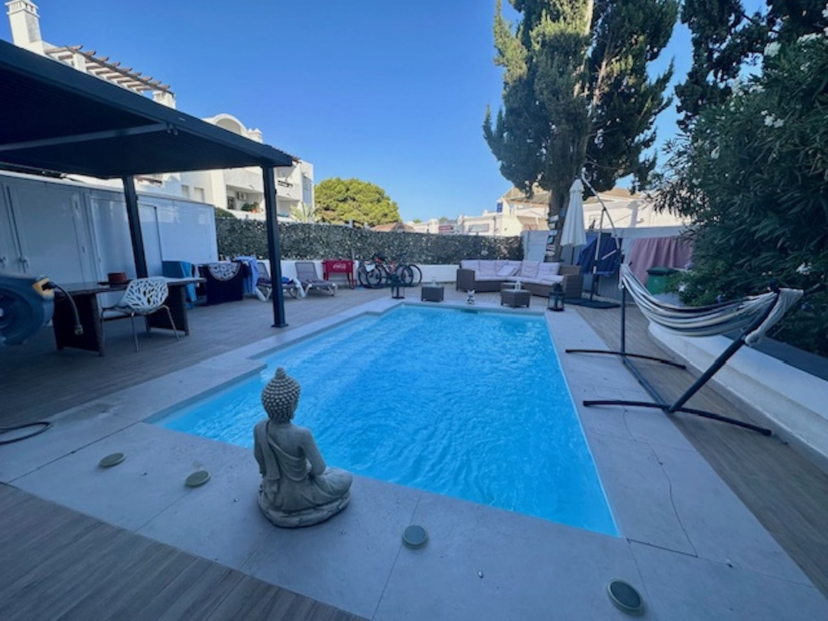 2 Bedroom Apartment for Sale in Estepona — 2
