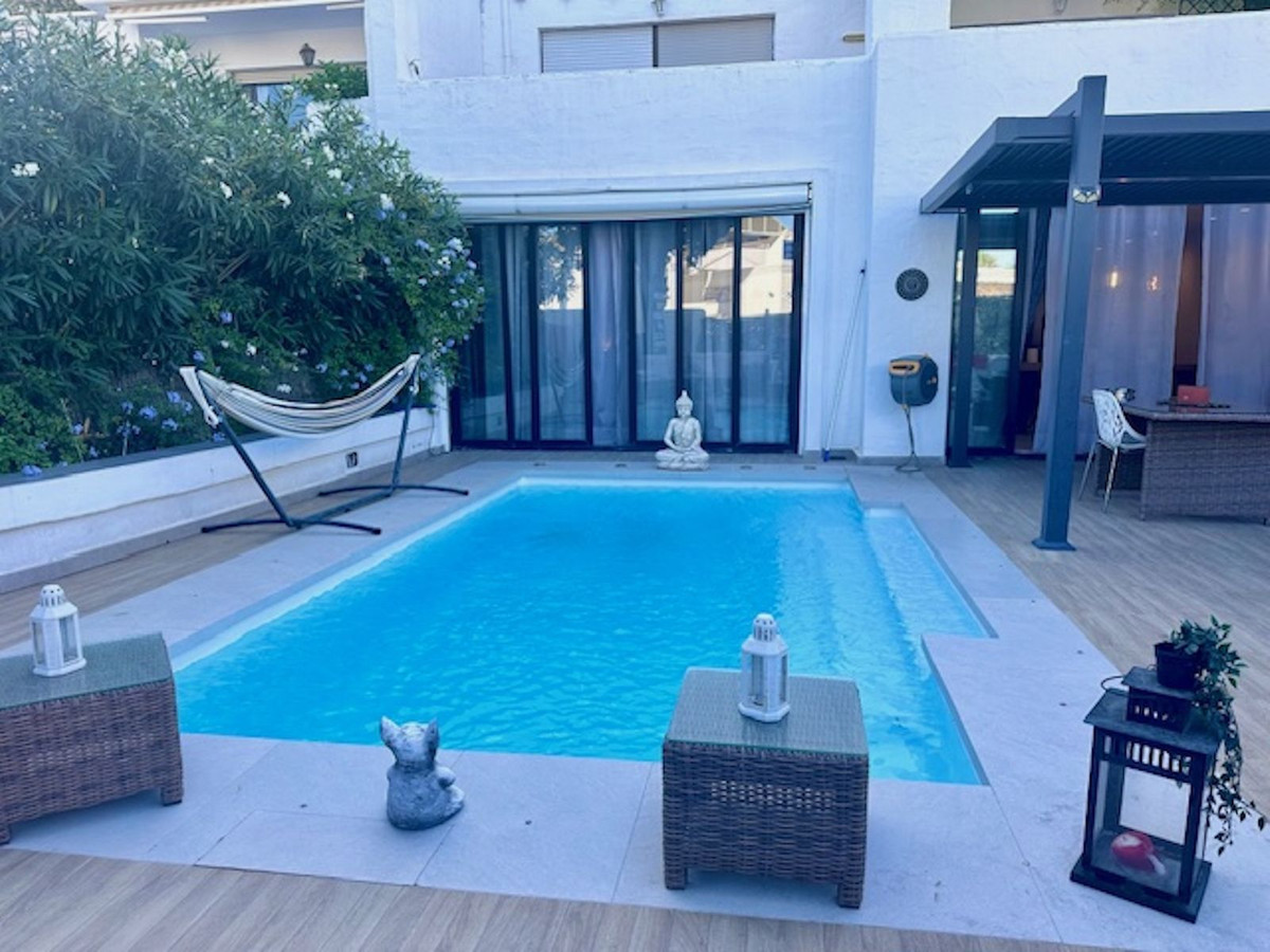 2 Bedroom Apartment for Sale in Estepona — 4