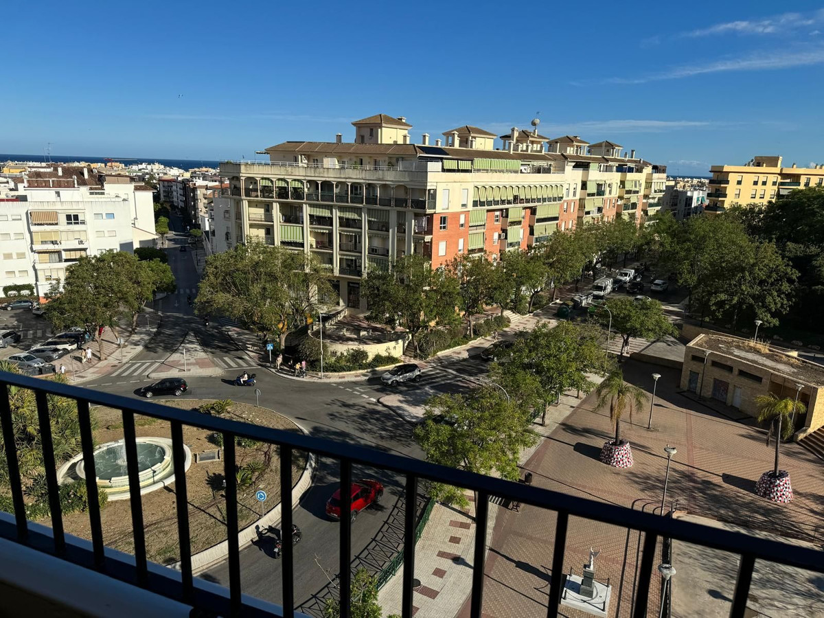 3 Bedroom Apartment for Sale in Estepona — view 10
