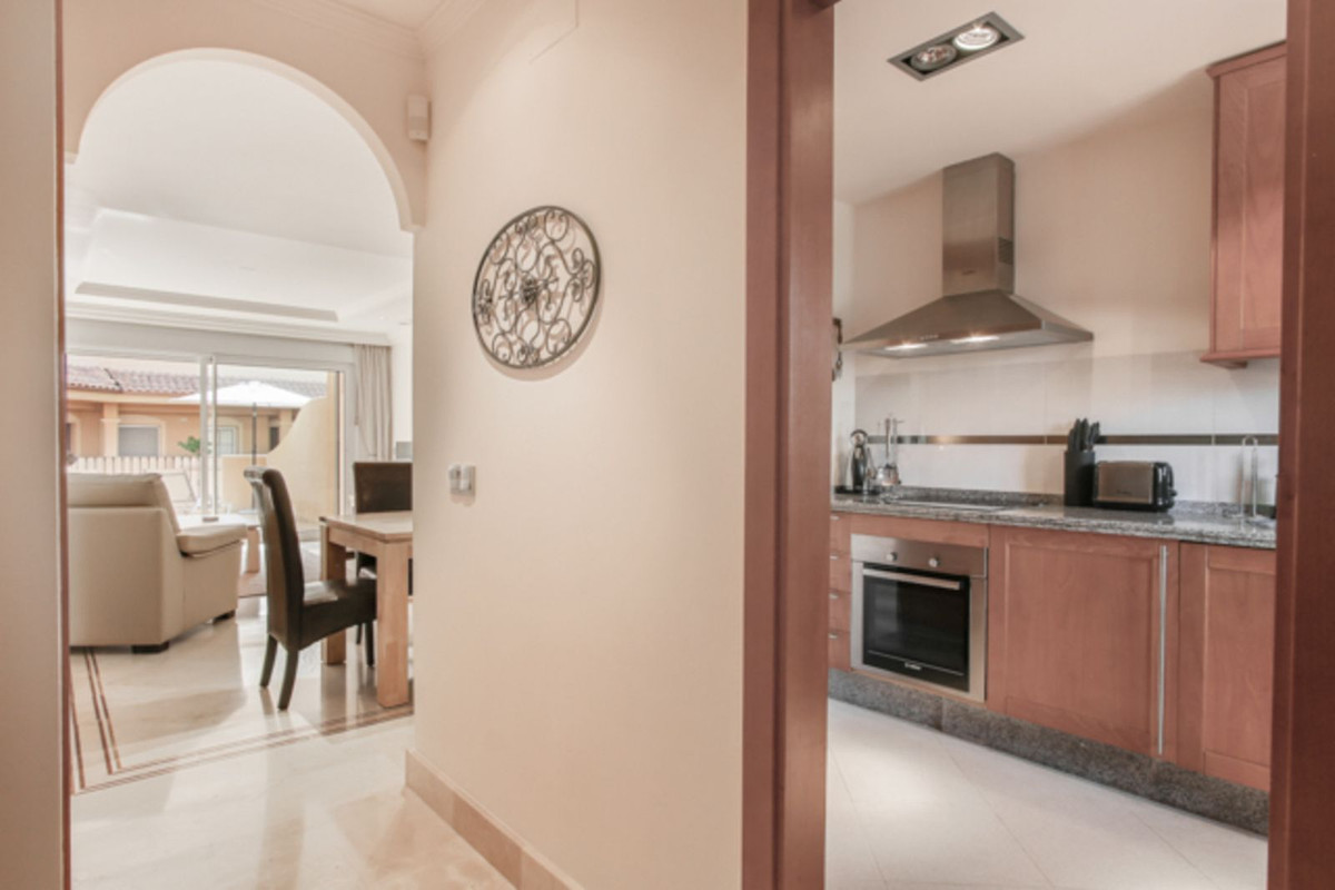 2 Bedroom Apartment for Sale in Nueva Andalucía — view 13