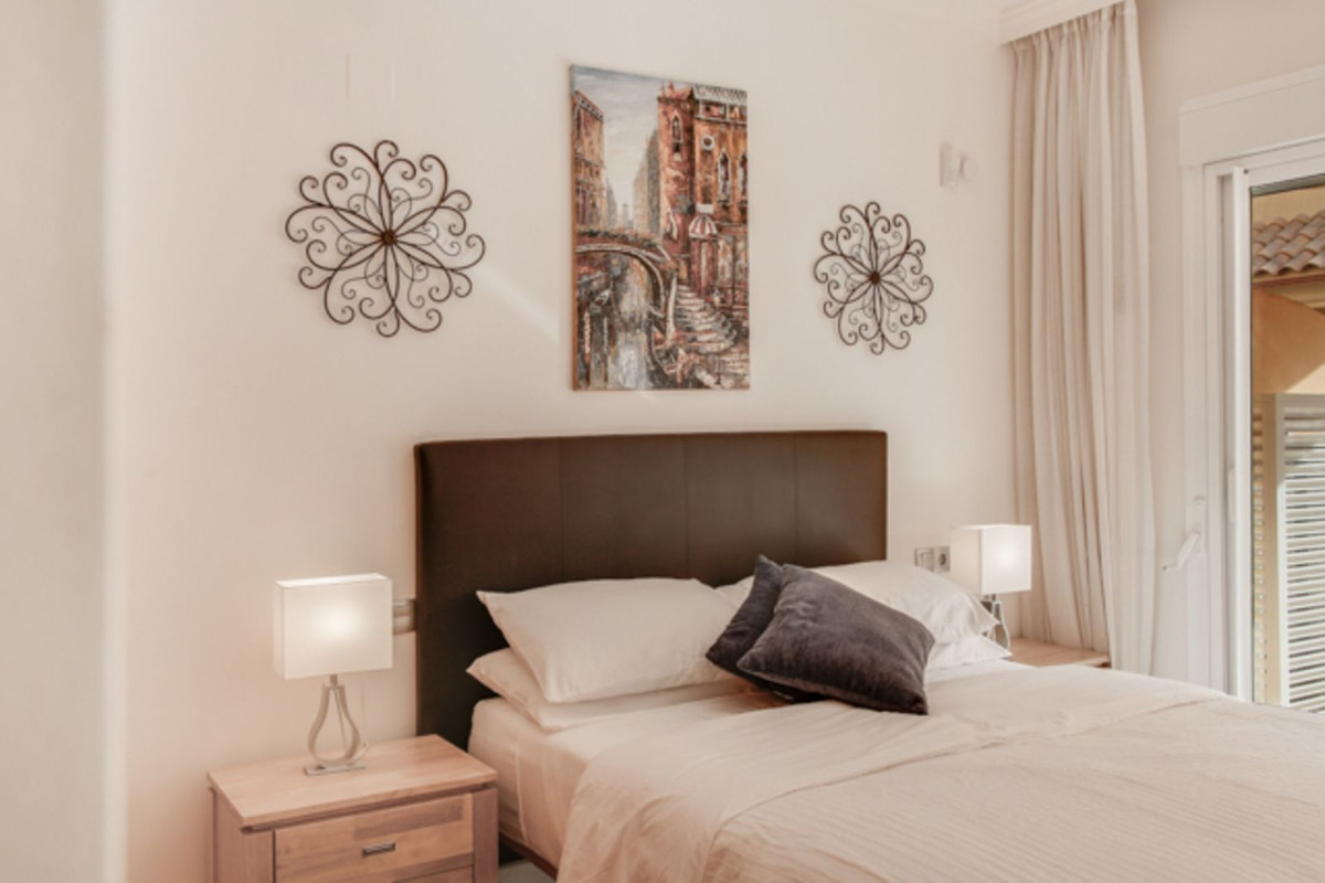 2 Bedroom Apartment for Sale in Nueva Andalucía — view 18