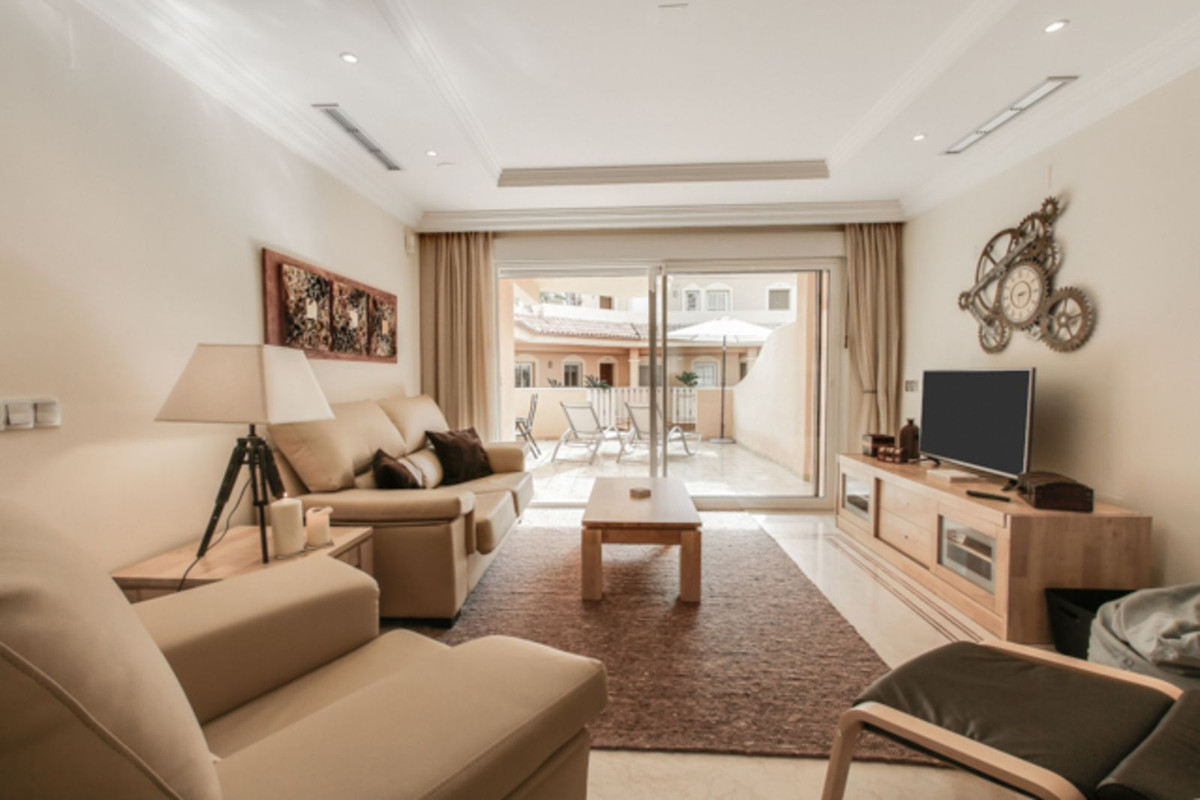2 Bedroom Apartment for Sale in Nueva Andalucía — view 10