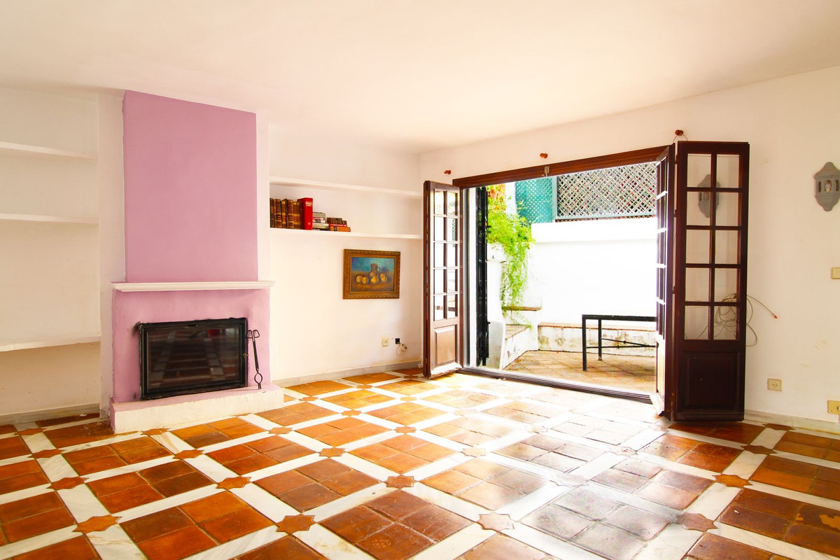 3 Bedroom Villa for Sale in Guadalmina Baja — 3