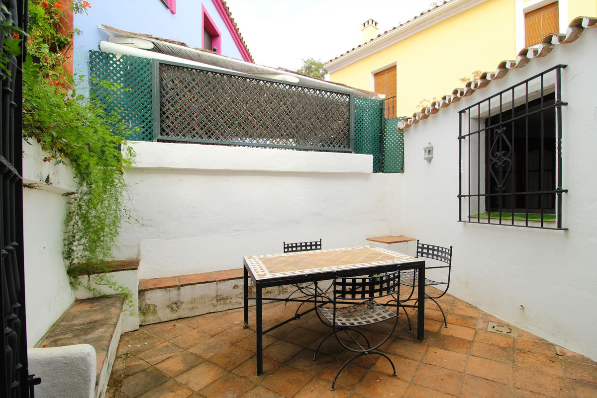 3 Bedroom Villa for Sale in Guadalmina Baja — 4