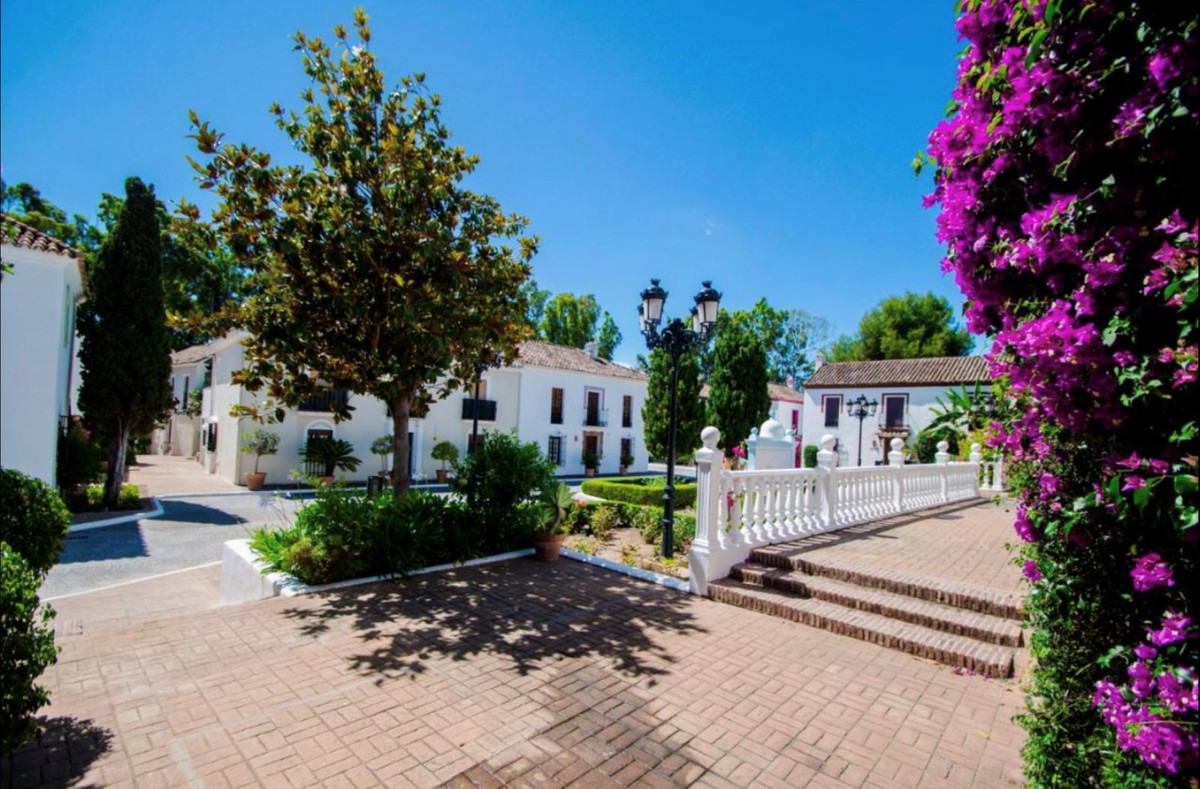 3 Bedroom Villa for Sale in Guadalmina Baja — 6