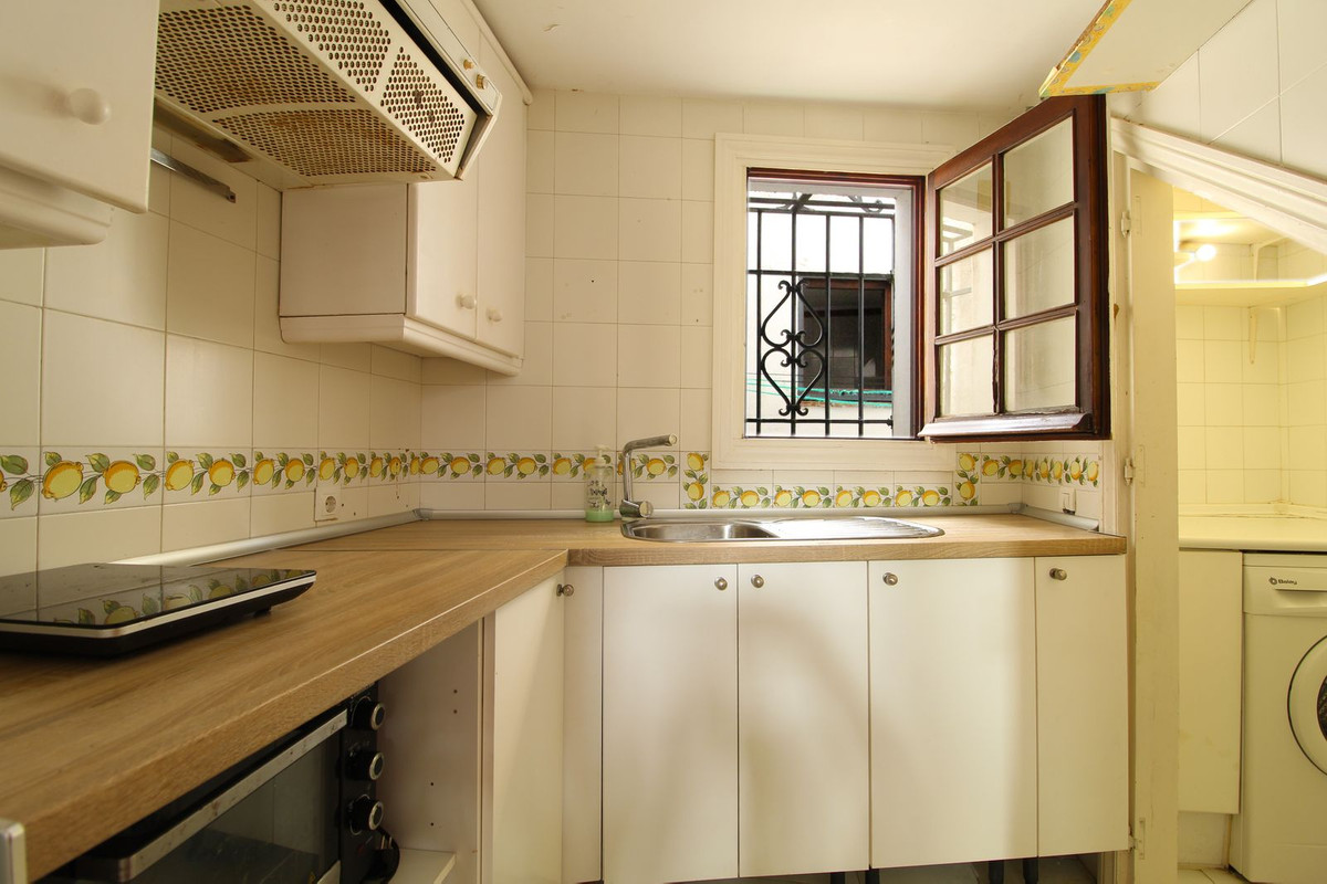 3 Bedroom Villa for Sale in Guadalmina Baja — 7