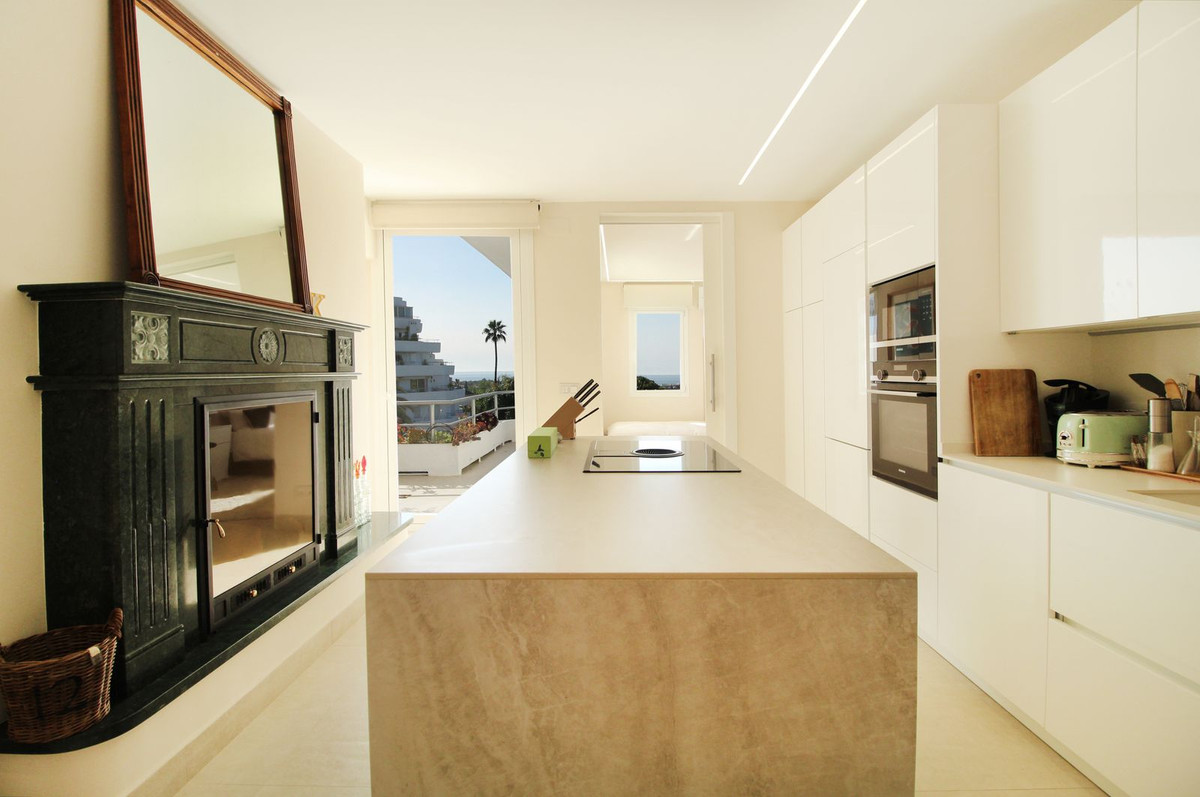 3 Bedroom Apartment for Sale in Guadalmina Alta — 3