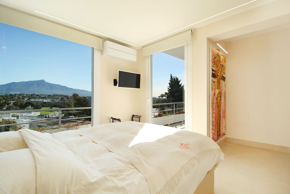 3 Bedroom Apartment for Sale in Guadalmina Alta — 4