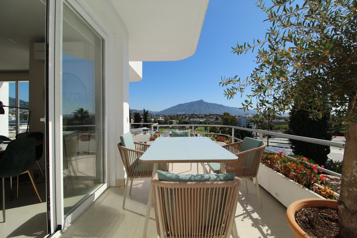 3 Bedroom Apartment for Sale in Guadalmina Alta — 5