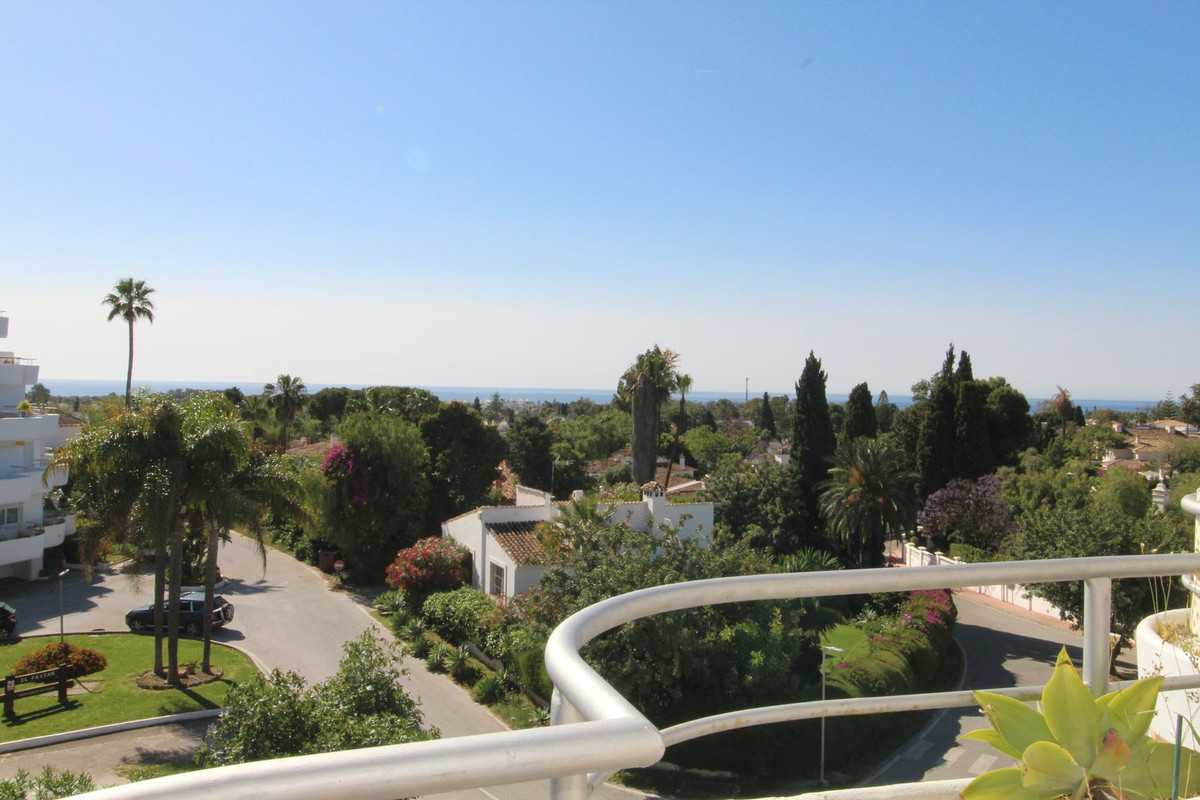 3 Bedroom Apartment for Sale in Guadalmina Alta — 7