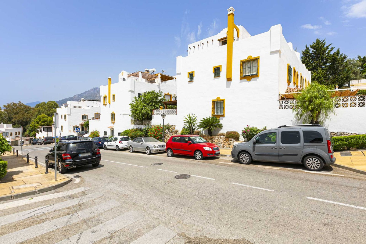 4 Bedroom Villa for Sale in Marbella