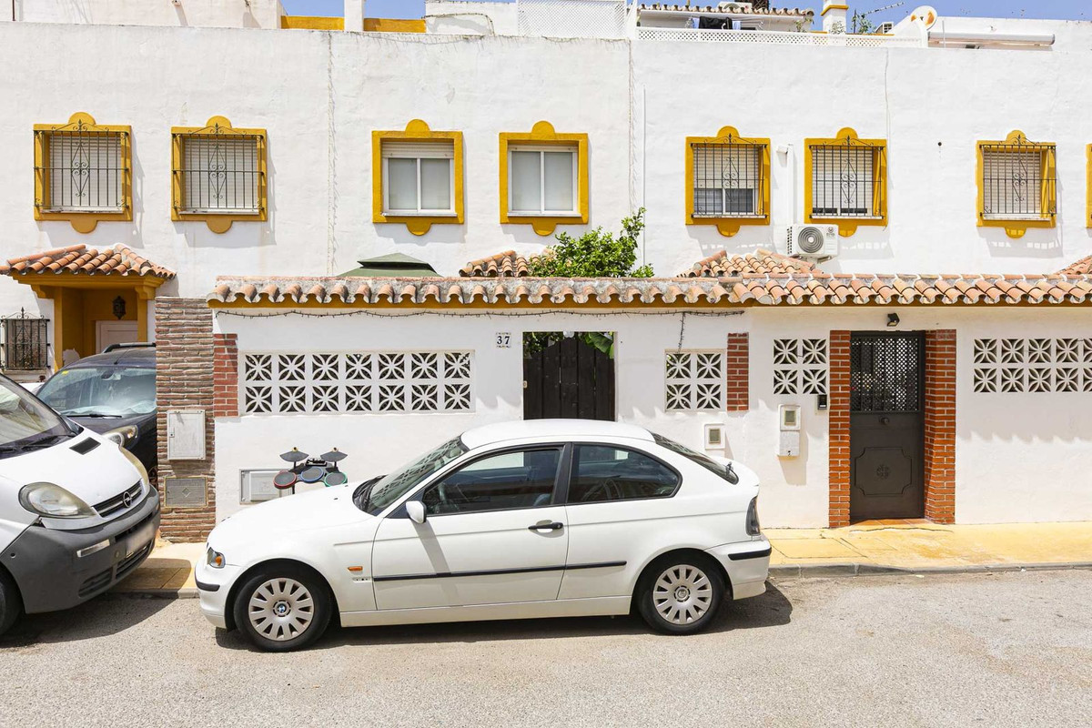 4 Bedroom Villa for Sale in Marbella — 4