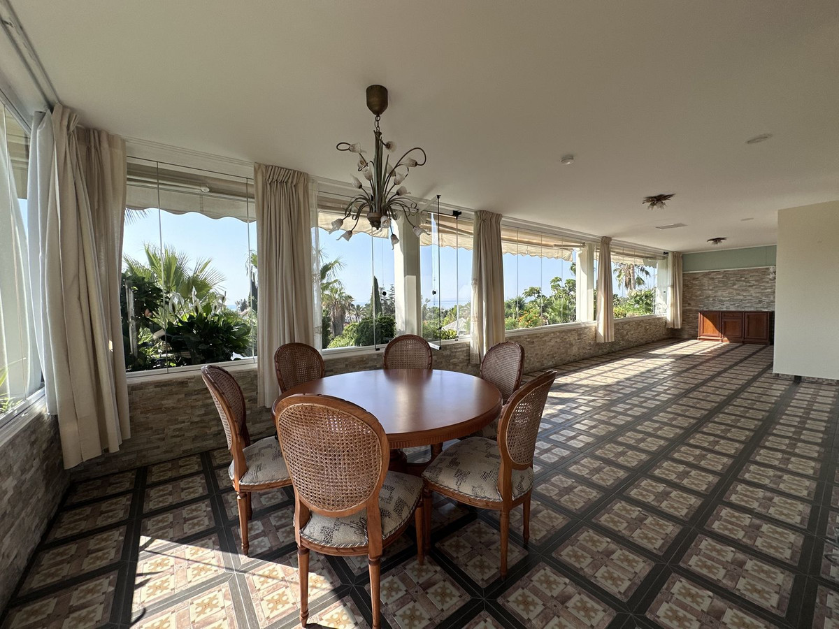 4 Bedroom Apartment for Sale in The Golden Mile — 4