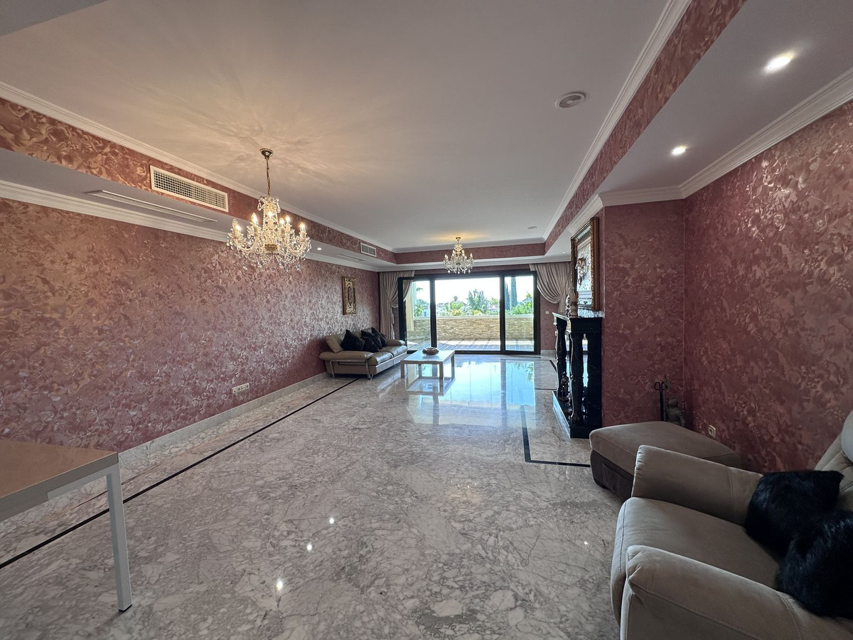 4 Bedroom Apartment for Sale in The Golden Mile — 5