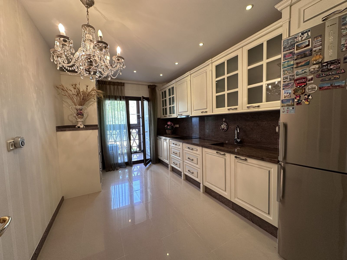 4 Bedroom Apartment for Sale in The Golden Mile — 7