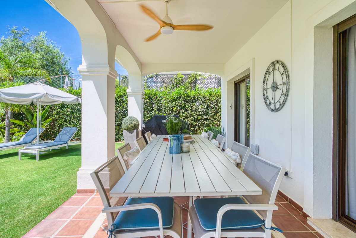 3 Bedroom Villa for Sale in Estepona — view 11