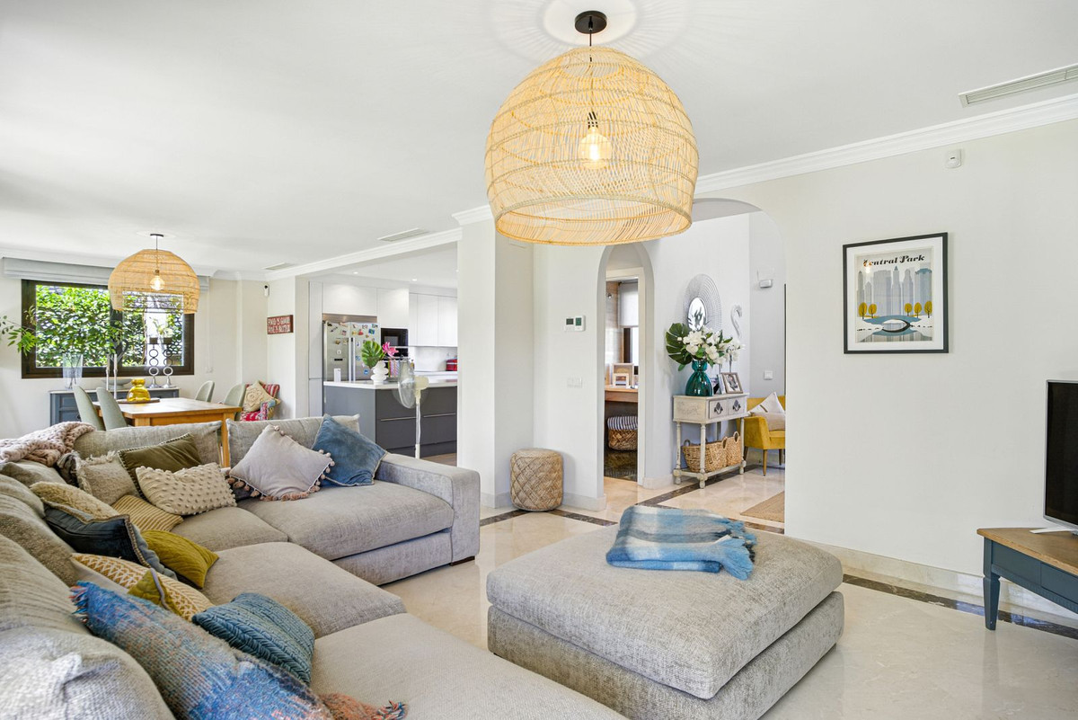 3 Bedroom Villa for Sale in Estepona — view 13