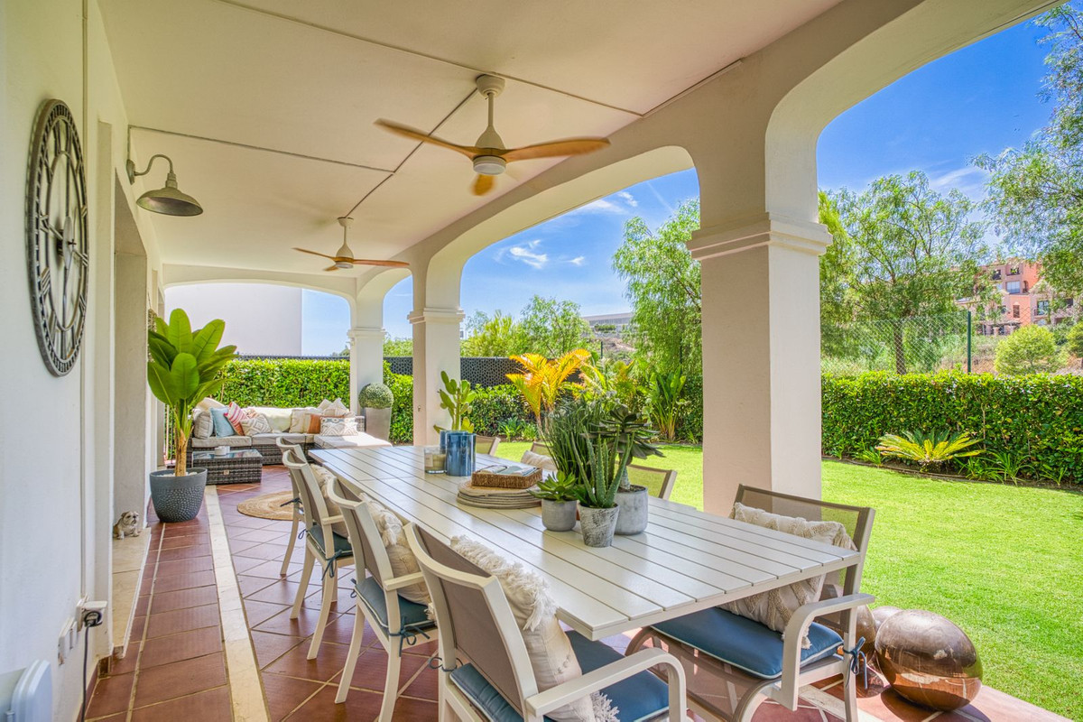 3 Bedroom Villa for Sale in Estepona — view 4