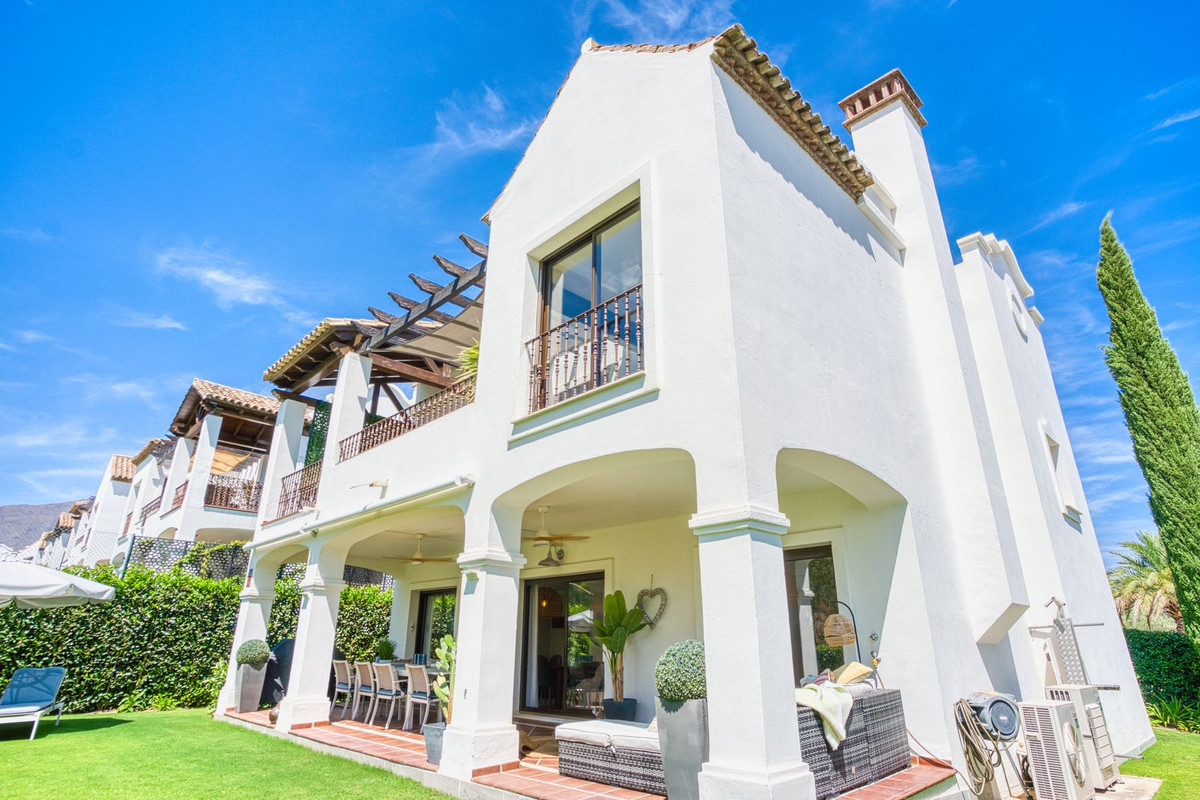 3 Bedroom Villa for Sale in Estepona — view 7