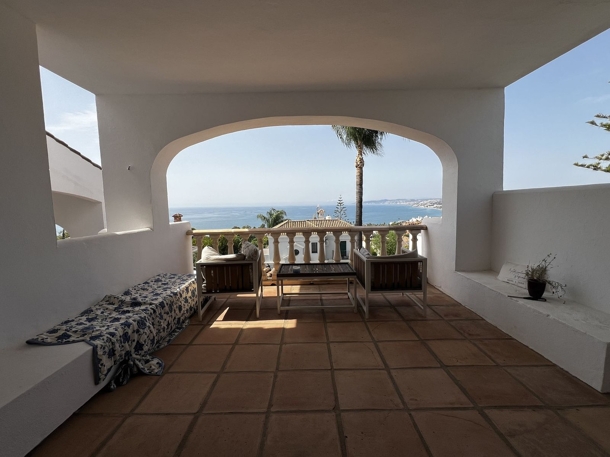 5 Bedroom Villa for Sale in Estepona — 4