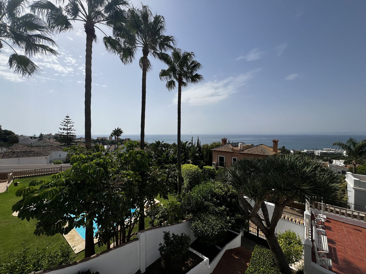 5 Bedroom Villa for Sale in Estepona — 7