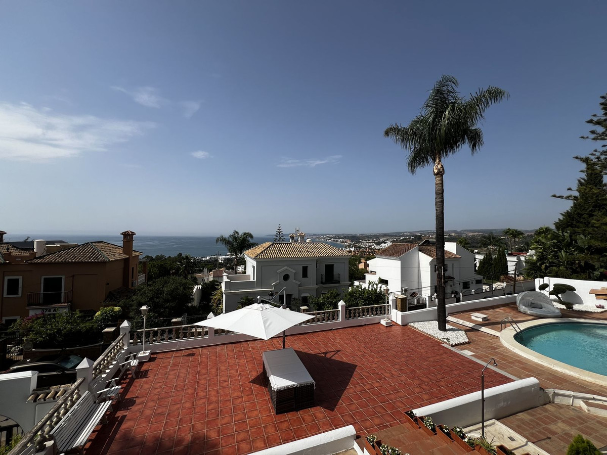 5 Bedroom Villa for Sale in Estepona — view 10