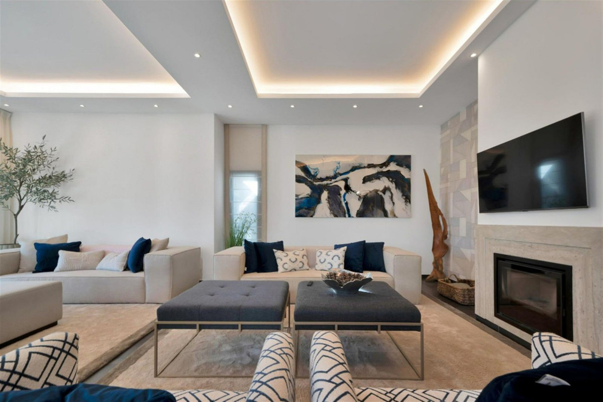 4 Bedroom Villa for Sale in Benahavís — 7
