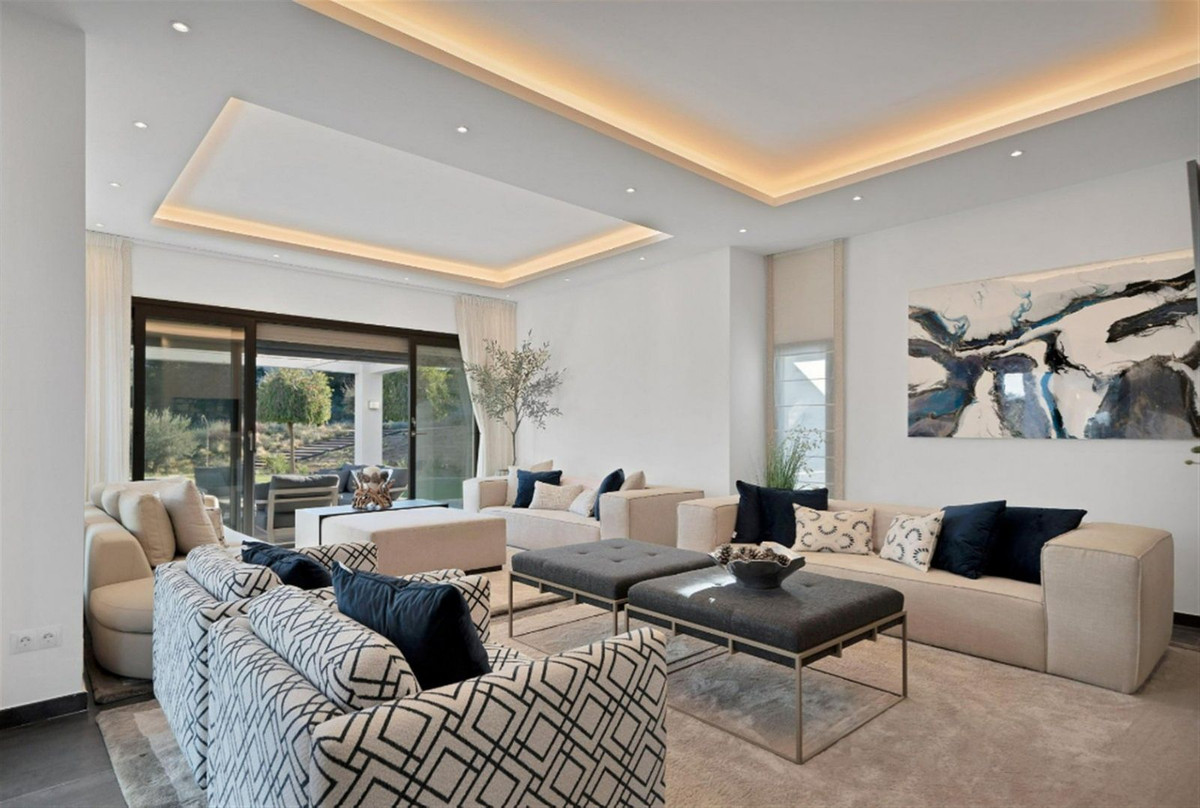 4 Bedroom Villa for Sale in Benahavís — 8