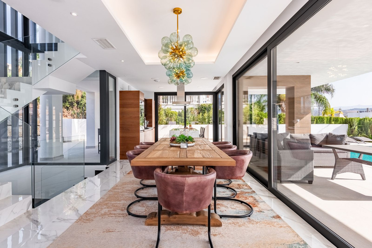 3 Bedroom Villa for Sale in Estepona — 8