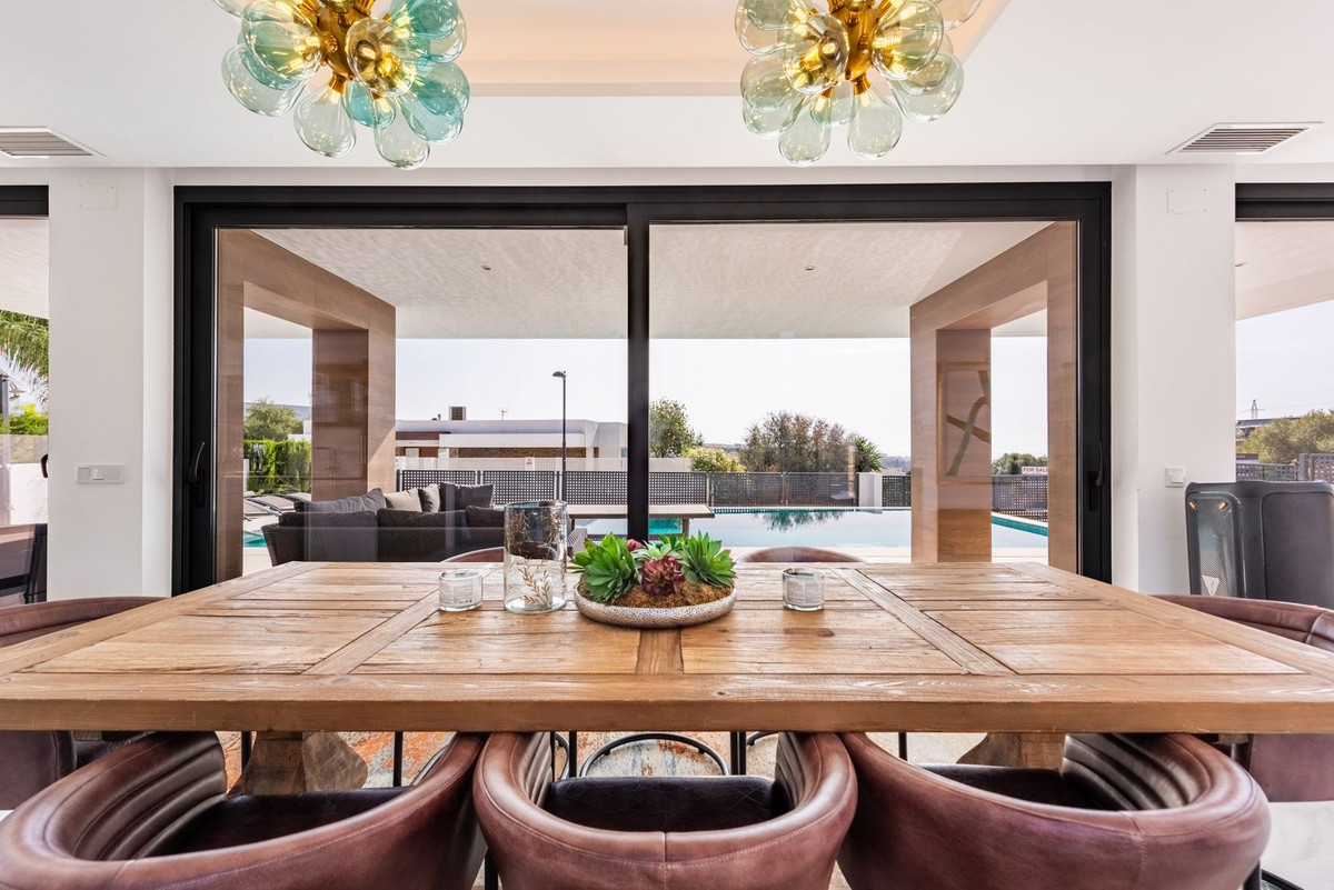 3 Bedroom Villa for Sale in Estepona — 9