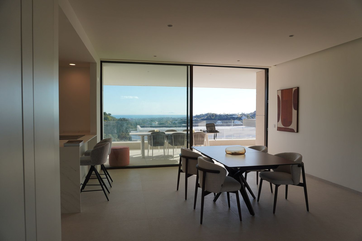 4 Bedroom Apartment for Sale in La Quinta — 2