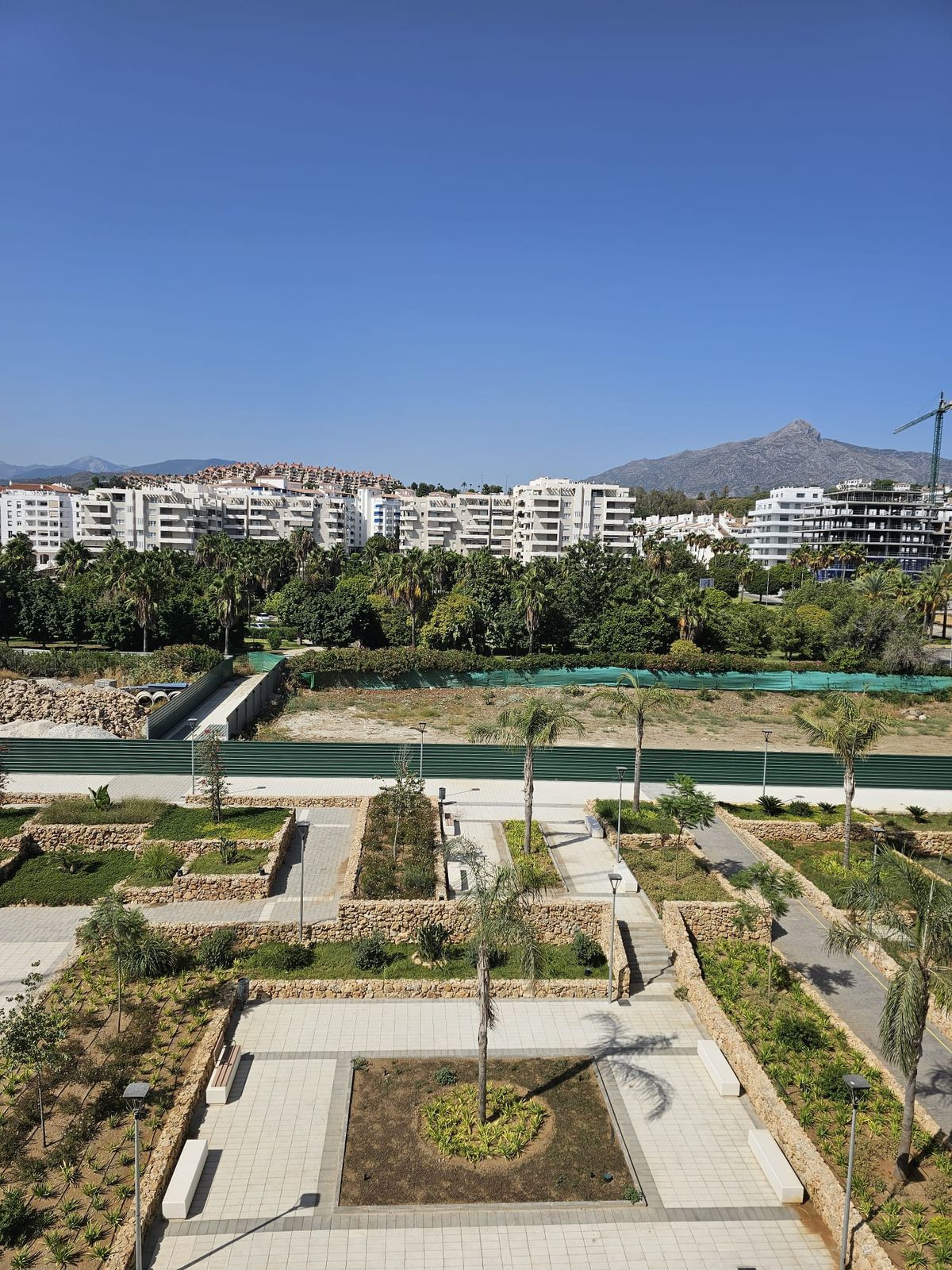 3 Bedroom Apartment for Sale in La Campana — 8