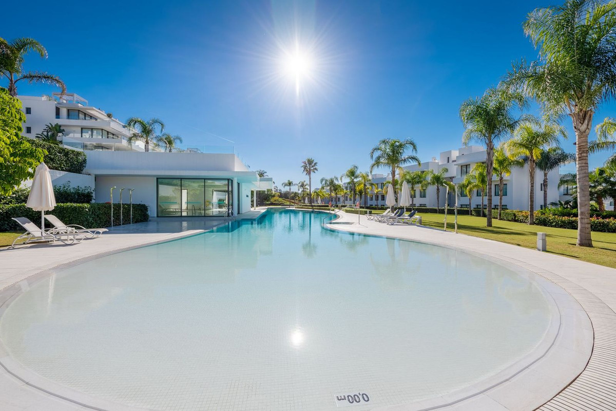 2 Bedroom Apartment for Sale in Estepona — 3
