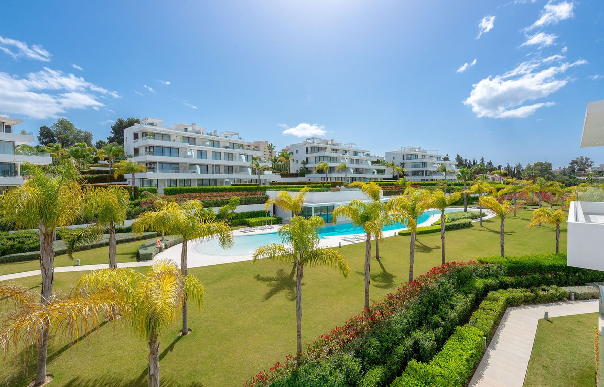 2 Bedroom Apartment for Sale in Estepona — 4