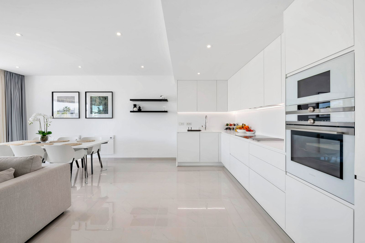 2 Bedroom Apartment for Sale in Estepona — 6