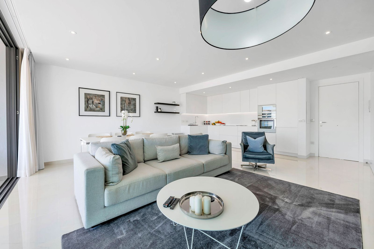 2 Bedroom Apartment for Sale in Estepona — 7