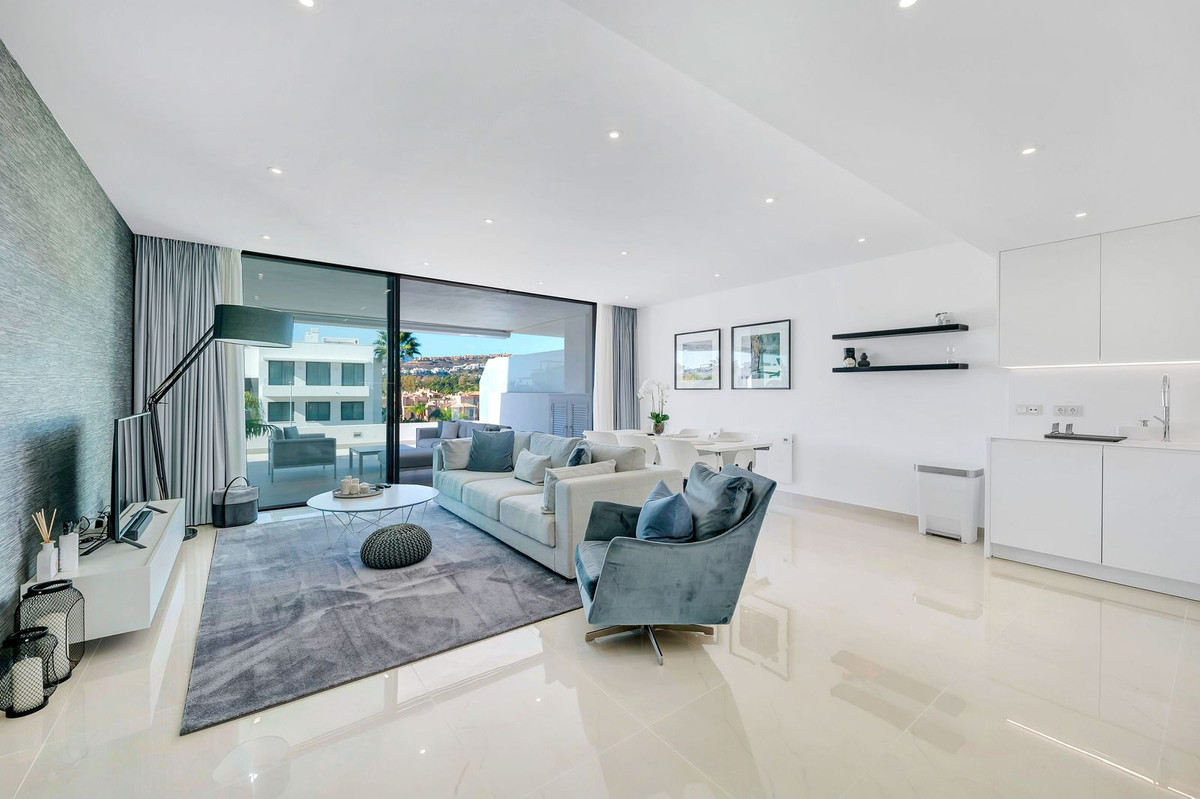 2 Bedroom Apartment for Sale in Estepona — 9