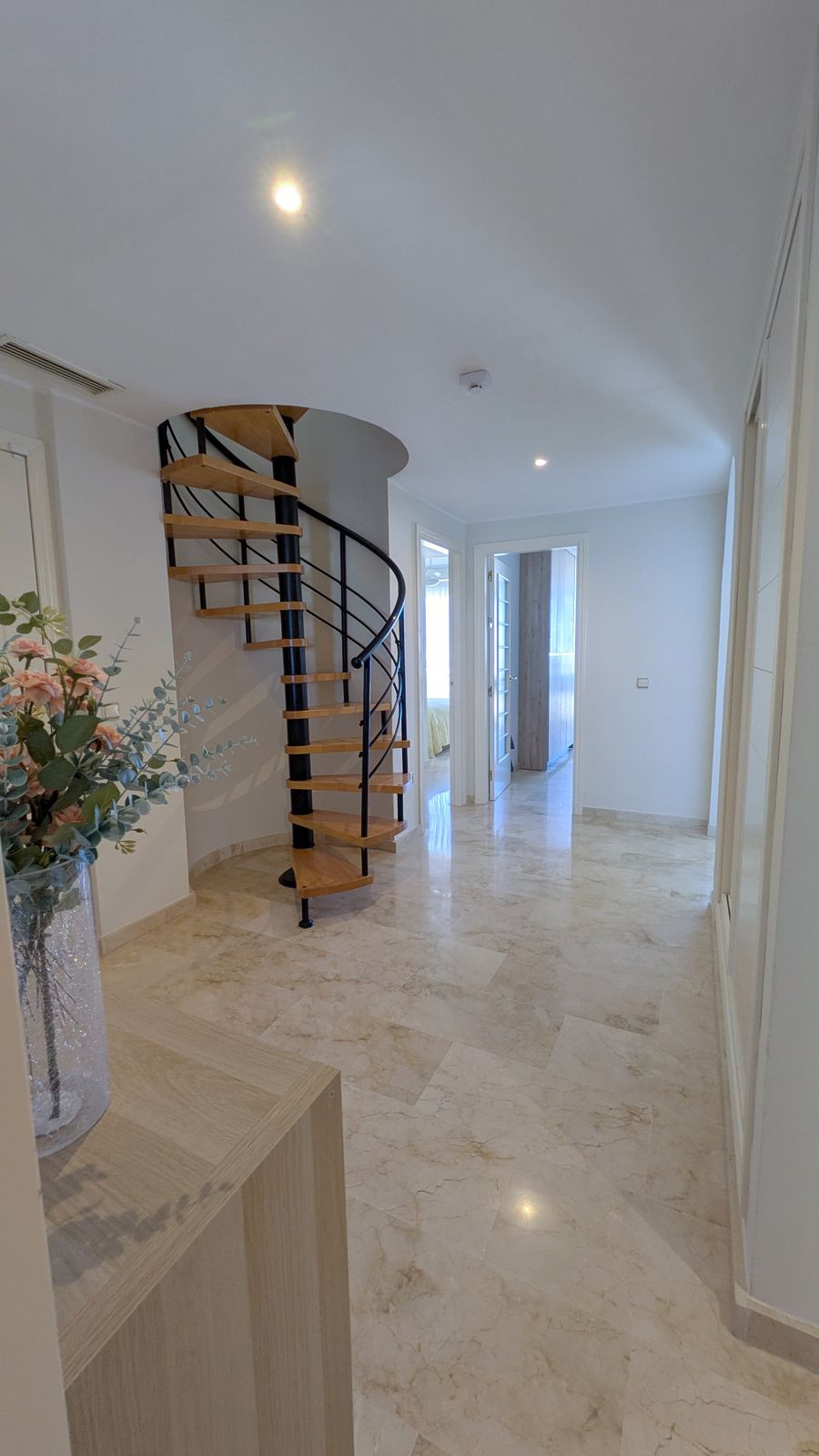 3 Bedroom Apartment for Sale in Estepona — view 10