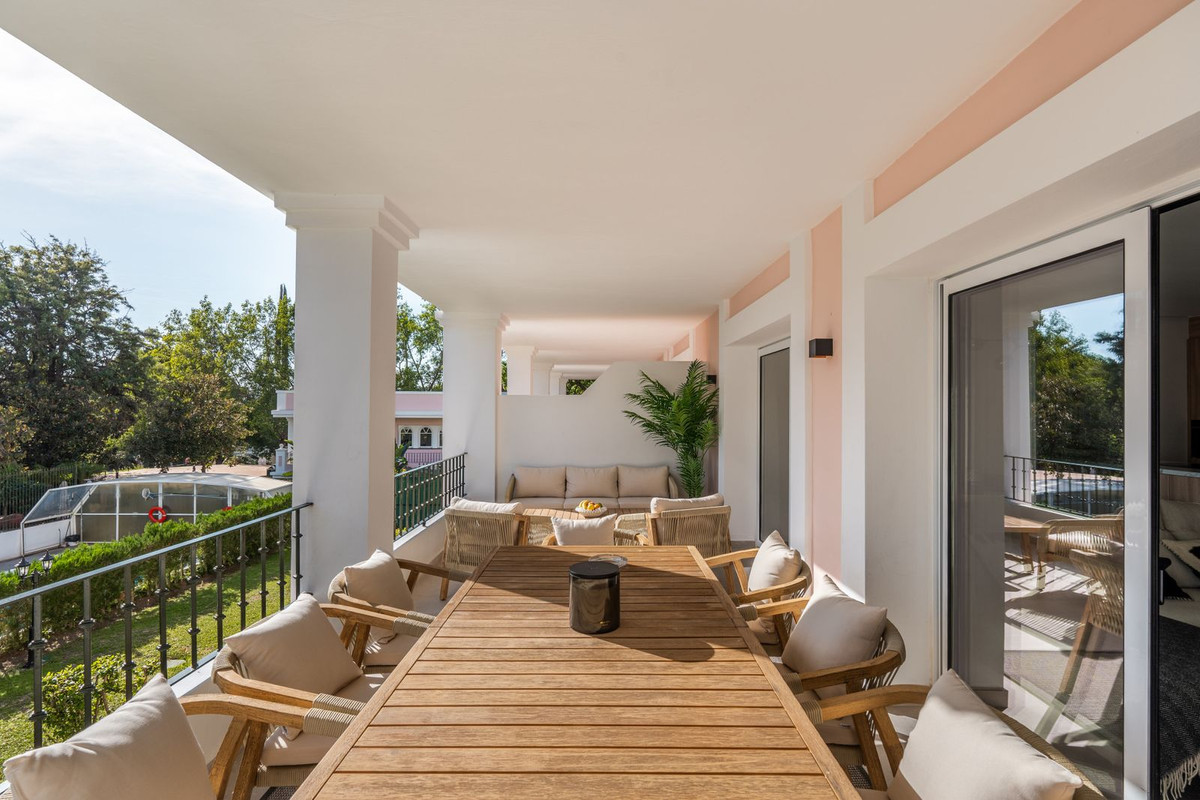3 Bedroom Apartment for Sale in Nueva Andalucía — 3