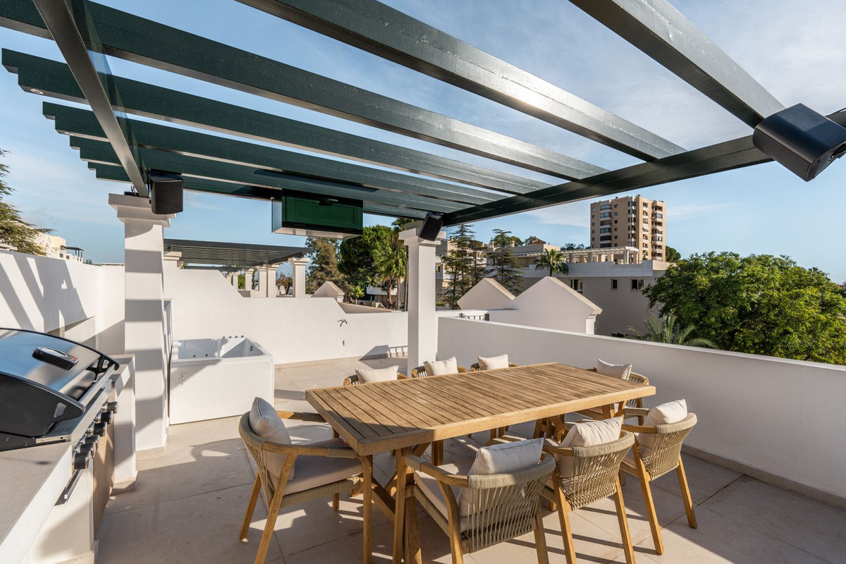 3 Bedroom Apartment for Sale in Nueva Andalucía — 5