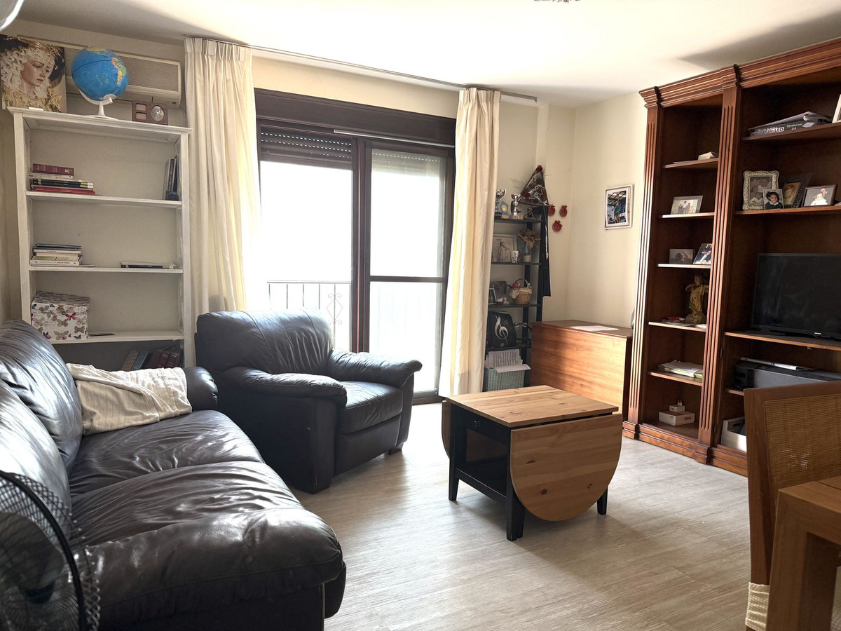 3 Bedroom Apartment for Sale in Estepona — 6