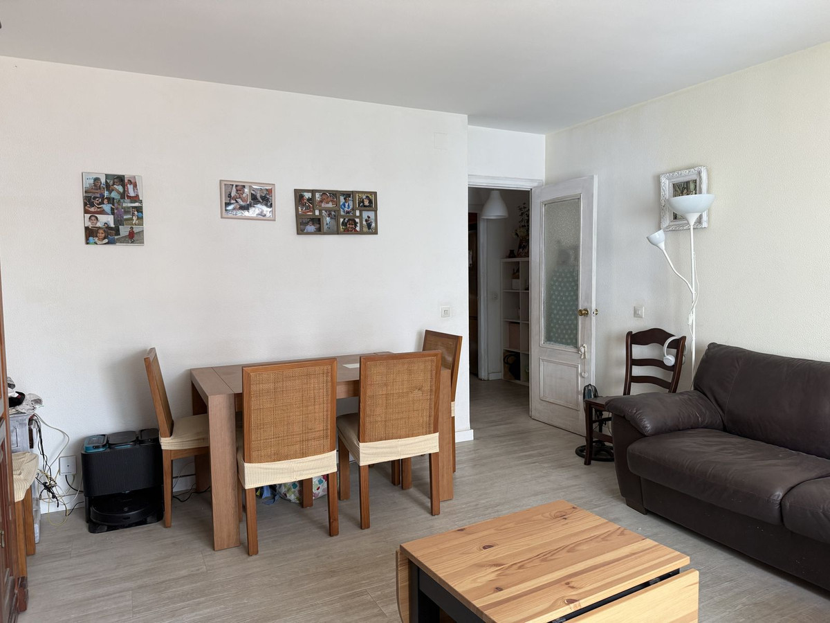 3 Bedroom Apartment for Sale in Estepona — 8