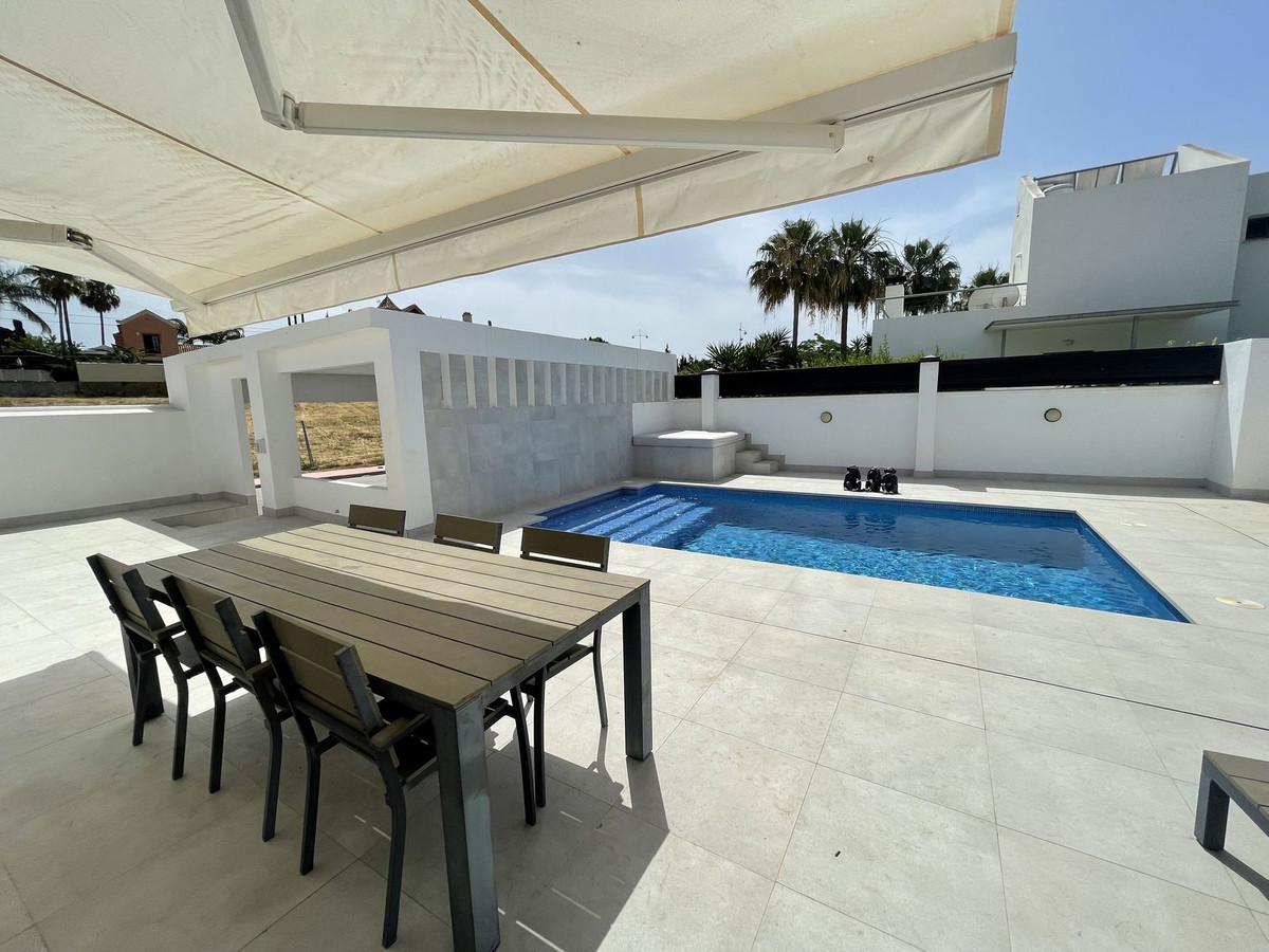 3 Bedroom Villa for Sale in San Pedro de Alcántara — 3
